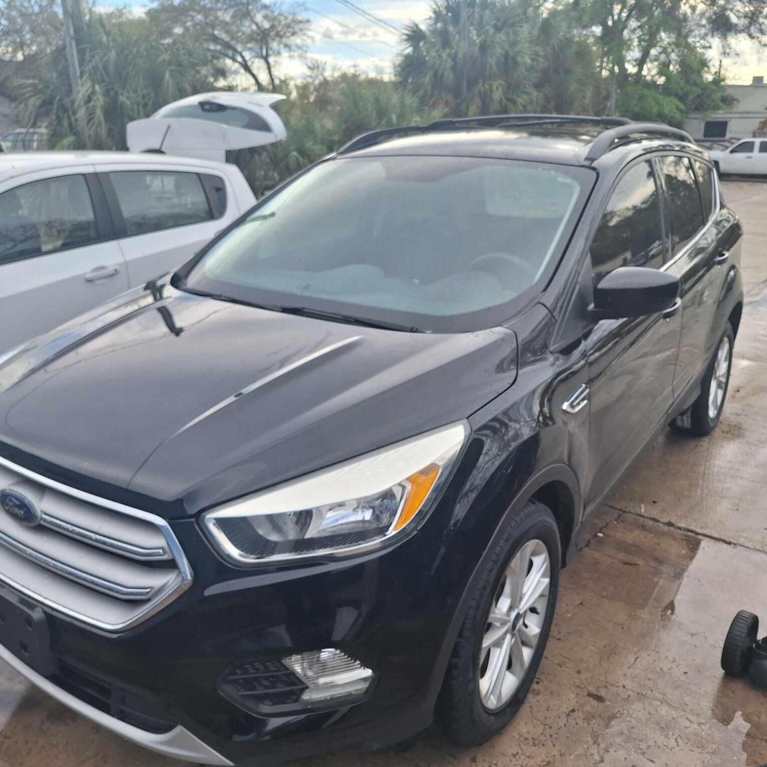 2018 escape black